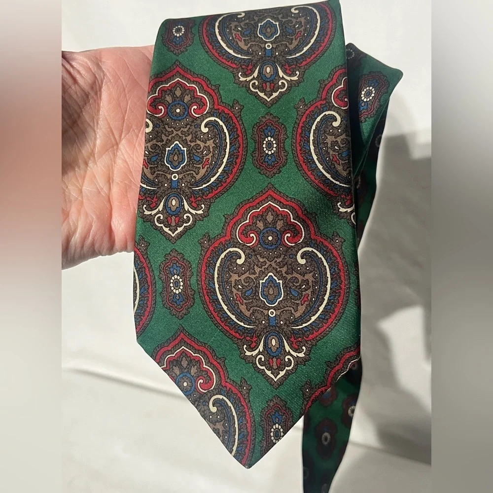 Vintage Tommy Hilfiger Italian 100% Silk Green and Red Necktie Made in USA